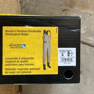 Cabela’s Premium Breathable Stocking-Foot Waders for Ladies, size S. Brand new